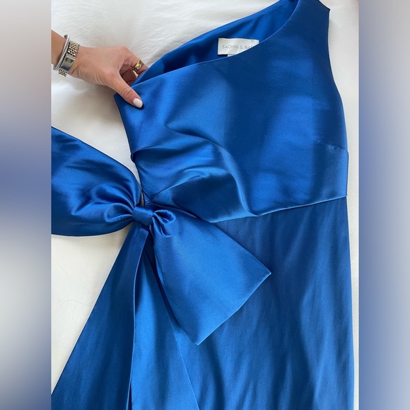 Sachin & Babi One Shoulder Bow Gown - Picture 4 of 8